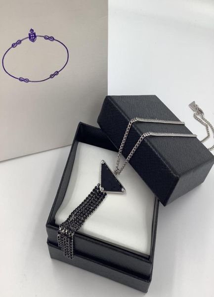 luxury symbole pendant necklaces fashion for man woman highly quality women party wedding fringes triangles lovers gift hip hop je5652771, Silver
luxury symbole pendant necklaces fashion for man woman highly quality women party wedding fringes triangles lovers gift hip hop je5652771, Silver