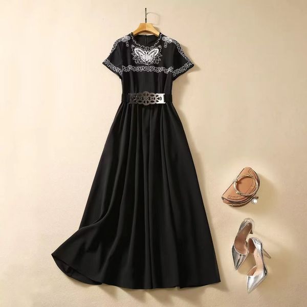 european and american women's clothing 2023 autumn new round neck short sleeve butterfly embroidery fashion belt pleated dress, Black;gray
european and american women's clothing 2023 autumn new round neck short sleeve butterfly embroidery fashion belt pleated dress, Black;gray