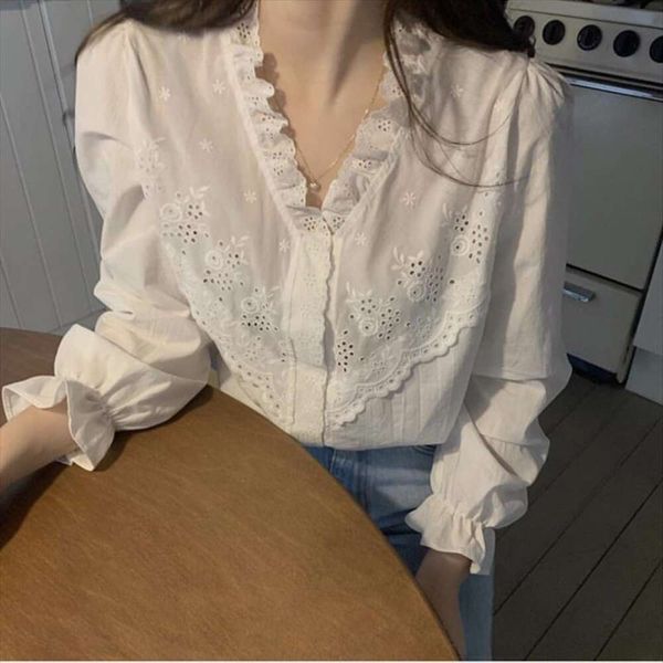 early spring style chi ghosthorse shirt girl vintage exquisite lace t bottomless top, White
early spring style chi ghosthorse shirt girl vintage exquisite lace t bottomless top, White