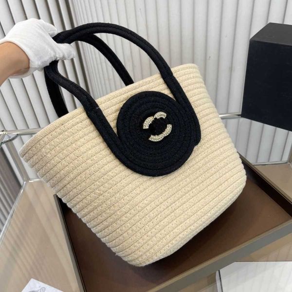 Designer Shopping Bag Shoulder Handbag Fashion Brand Woven Straw Basket Tote Women's Holiday Large Capacity Beach
Designer Shopping Bag Shoulder Handbag Fashion Brand Woven Straw Basket Tote Women's Holiday Large Capacity Beach