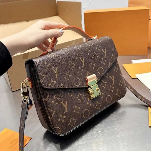 2023 women luxurys designers bags handbag women handbags lady messenger fashion shoulder bag luxury crossbody tote walle
2023 women luxurys designers bags handbag women handbags lady messenger fashion shoulder bag luxury crossbody tote walle
