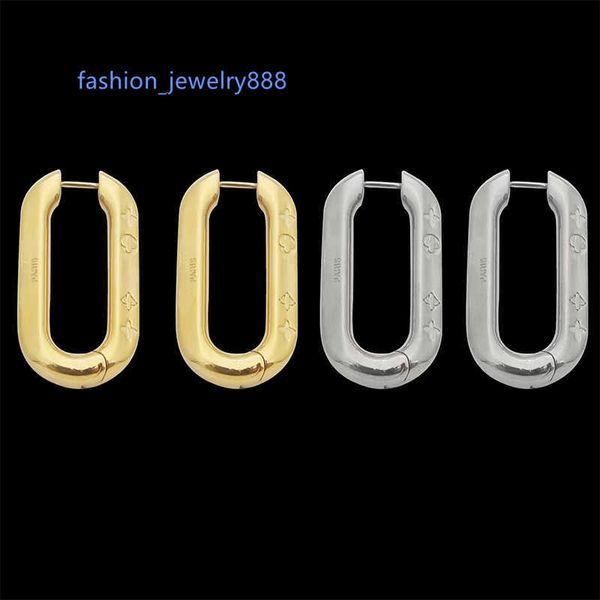 2022 new 18k gold plated hoop earring brand classic v letter earring designer for women 316l stainless steel jewelry gift, Golden;silver
2022 new 18k gold plated hoop earring brand classic v letter earring designer for women 316l stainless steel jewelry gift, Golden;silver