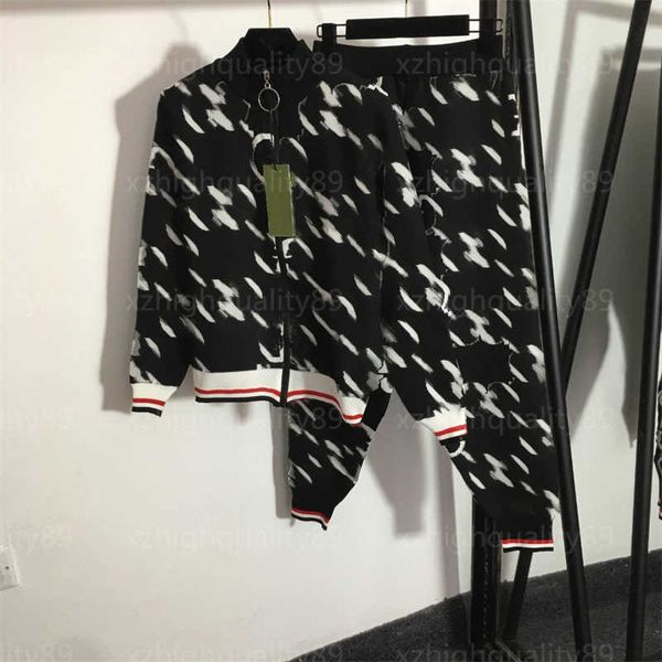 tracksuit women two piece pant set fitness jogging suit stylish letter print stand-up collar zip cardigan jacket high waisted pants designer, Gray
tracksuit women two piece pant set fitness jogging suit stylish letter print stand-up collar zip cardigan jacket high waisted pants designer, Gray