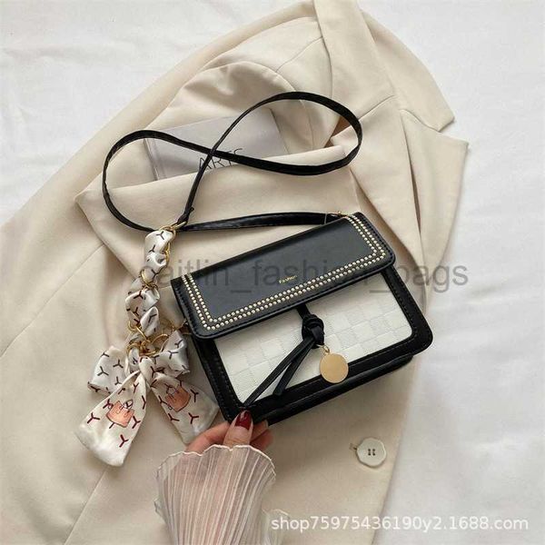 advanced and westernized contrast color small square with new popular design scarf fresh sweet crossbody women's caitlin_fashion_bags
advanced and westernized contrast color small square with new popular design scarf fresh sweet crossbody women's caitlin_fashion_bags