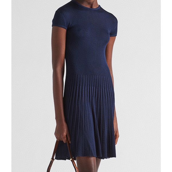 8.15 casual fashion crew neck short sleeve collect waist slim knitted pleated dress women, Black;gray
8.15 casual fashion crew neck short sleeve collect waist slim knitted pleated dress women, Black;gray