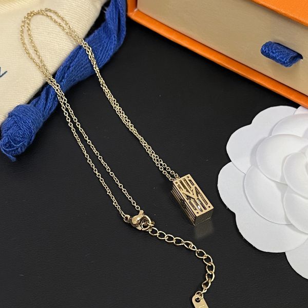 design lvity love pendant necklace for women 18k gold plated designer brand jewelry 2023 summer new girl gift necklace christmas luxury neck, Silver
design lvity love pendant necklace for women 18k gold plated designer brand jewelry 2023 summer new girl gift necklace christmas luxury neck, Silver
