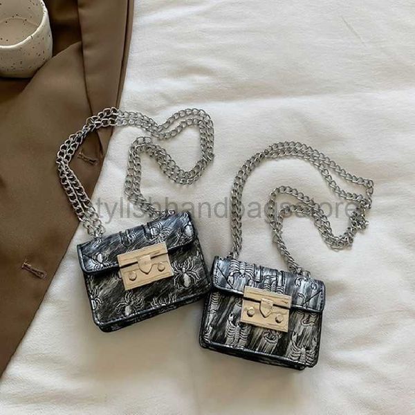 cross body baobao women's 2023 winter new fashion korean edition embossed mini lipstick small square bag women's one shoulder cros
cross body baobao women's 2023 winter new fashion korean edition embossed mini lipstick small square bag women's one shoulder cros