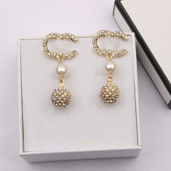 plated 925 silver luxury brand designers letters stud geometric famous women round crystal rhinestone pearl earring wedding party jewerlry 8, Golden;silver
plated 925 silver luxury brand designers letters stud geometric famous women round crystal rhinestone pearl earring wedding party jewerlry 8, Golden;silver