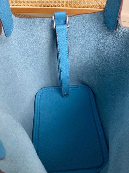 authentic handbag desinger totes picotin bags 2023 summer new h family tc first layer kraft vegetable basket womens bag leather bucket fashi
authentic handbag desinger totes picotin bags 2023 summer new h family tc first layer kraft vegetable basket womens bag leather bucket fashi
