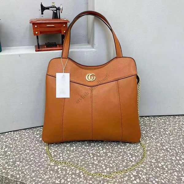 designer shoulder bag 2023 fall new women's bag large capacity letter fashion metal classic tote bag crossbody bag clutch purse
designer shoulder bag 2023 fall new women's bag large capacity letter fashion metal classic tote bag crossbody bag clutch purse