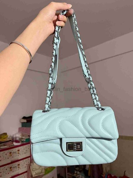 2023 spring style small fresh embroidered thread lock buckle women's fragrance chain fashion versatile crossbody caitlin_fashion_bags
2023 spring style small fresh embroidered thread lock buckle women's fragrance chain fashion versatile crossbody caitlin_fashion_bags
