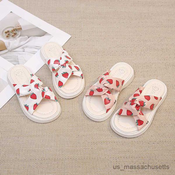 slipper girls strawberry slippers cute children summer beach shoes breatheable simple non-slip open-toe soft kids princess shoes r230815, Black;grey
slipper girls strawberry slippers cute children summer beach shoes breatheable simple non-slip open-toe soft kids princess shoes r230815, Black;grey