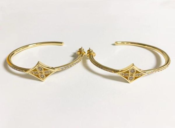 2022 luxury designer hoop brand colorful gem earrings letters women039s party wedding couple gifts jewelry 925 sil4148445221, Golden;silver
2022 luxury designer hoop brand colorful gem earrings letters women039s party wedding couple gifts jewelry 925 sil4148445221, Golden;silver