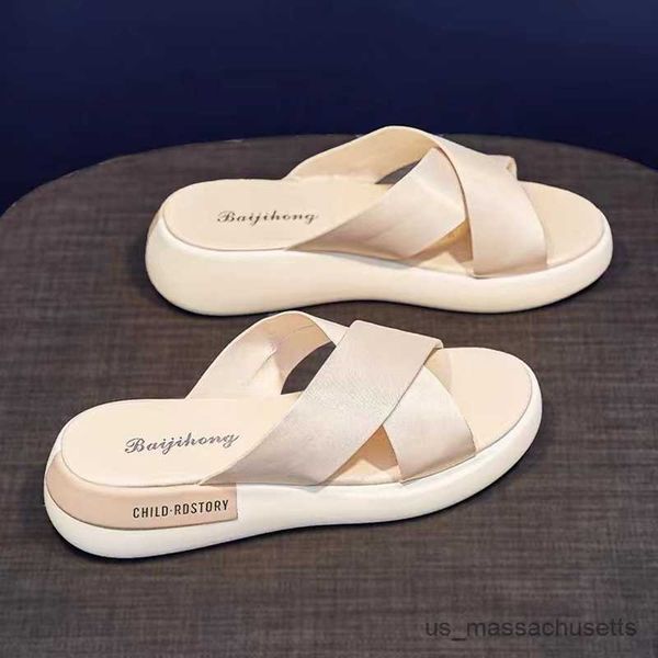 slipper women' summer wear thick bottomed slope heel slippers women' sandals new leisure slippers women sandals r230815, Black;grey
slipper women' summer wear thick bottomed slope heel slippers women' sandals new leisure slippers women sandals r230815, Black;grey