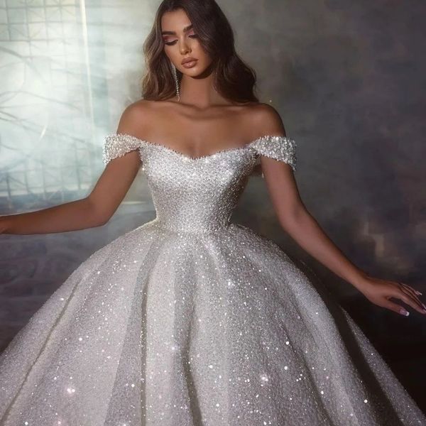charming shiny strapless neck lace up ball gown shine wedding dress luxury beading off the shoulder princess bridal gown, White
charming shiny strapless neck lace up ball gown shine wedding dress luxury beading off the shoulder princess bridal gown, White