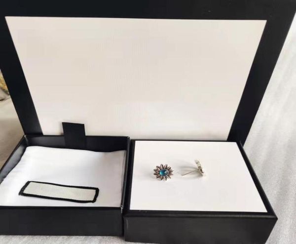 luxury design earrings for woman retro simple silverplated lover earring trend couple jewelry supply4518629, Silver
luxury design earrings for woman retro simple silverplated lover earring trend couple jewelry supply4518629, Silver