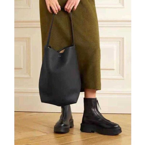 designer bag the row bucket bag small big and 20323 versatile new tote handbag large capacity single shoulder portable real leather fashion
designer bag the row bucket bag small big and 20323 versatile new tote handbag large capacity single shoulder portable real leather fashion