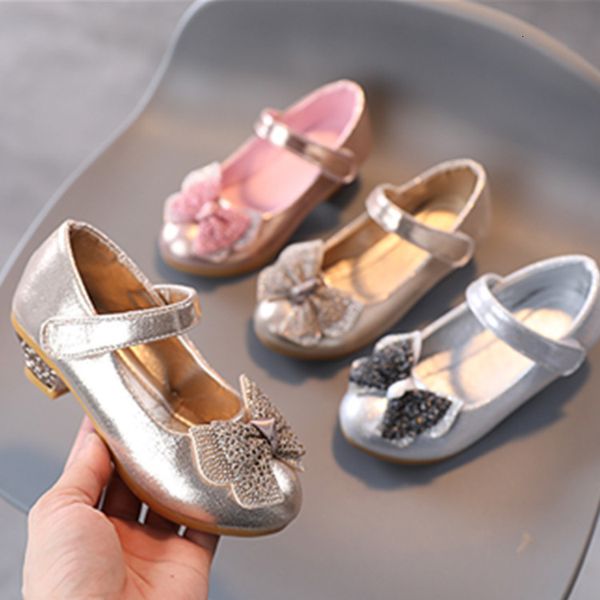 sneakers girls shoes high heels dance performance pearlescent mary jane bow party show children leather spring 138r 230814, Black;red
sneakers girls shoes high heels dance performance pearlescent mary jane bow party show children leather spring 138r 230814, Black;red