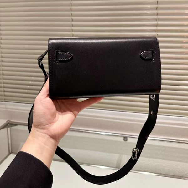 brands shoulder bags genuine leather women handbag luxury large capacity vintage fashion lady evening bag designer hand purse
brands shoulder bags genuine leather women handbag luxury large capacity vintage fashion lady evening bag designer hand purse