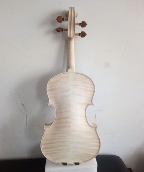 maste 78 violin flamed maple back old spruce with fittings no varnishing1290273
maste 78 violin flamed maple back old spruce with fittings no varnishing1290273