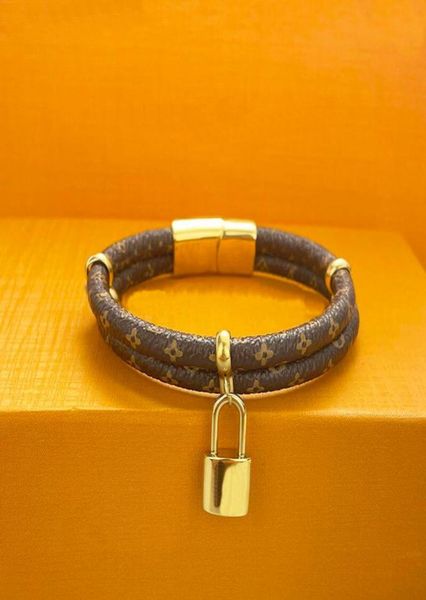 fashion magnet lock leather bracelets letter lover charm bracelet classic designer jewelry gift9326310, Golden;silver
fashion magnet lock leather bracelets letter lover charm bracelet classic designer jewelry gift9326310, Golden;silver