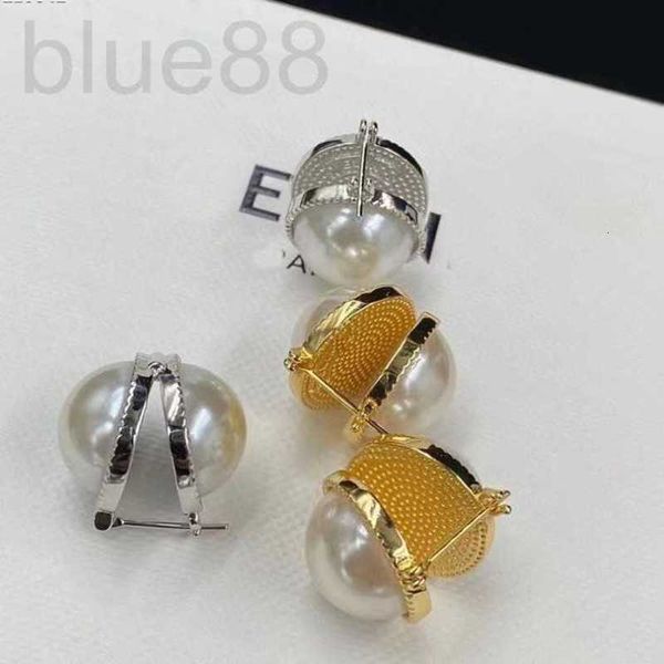 charm designer new triumphal arch niche design with half piece pearl light luxury fashion earrings 925 silver needle high-end feel y76m, Golden
charm designer new triumphal arch niche design with half piece pearl light luxury fashion earrings 925 silver needle high-end feel y76m, Golden