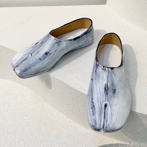 dress shoes 100 real leather split toe loafers men's formal party painted white couple casual derby shoes woman 230814, Black
dress shoes 100 real leather split toe loafers men's formal party painted white couple casual derby shoes woman 230814, Black