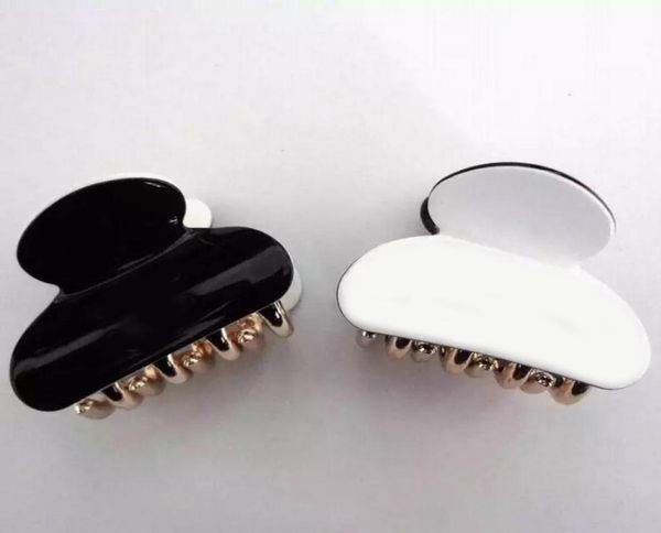 43x35cm european and american acrylic black and white material threedimensional hair catch small grip head accessories fashion 8365677, Golden;silver
43x35cm european and american acrylic black and white material threedimensional hair catch small grip head accessories fashion 8365677, Golden;silver