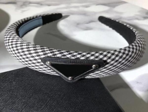 2022 designer headband for women girl hair bands luxurys designers retor headwraps gifts letter headwear head triangle p hairband 9375365, Silver
2022 designer headband for women girl hair bands luxurys designers retor headwraps gifts letter headwear head triangle p hairband 9375365, Silver