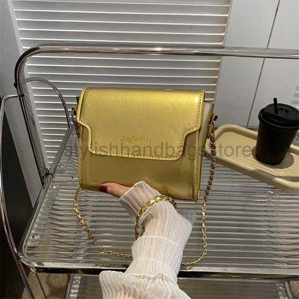 cross body westernized feeling for women simple and trendy solid color portable square mouth red niche design bagstylishhandbagsstore
cross body westernized feeling for women simple and trendy solid color portable square mouth red niche design bagstylishhandbagsstore