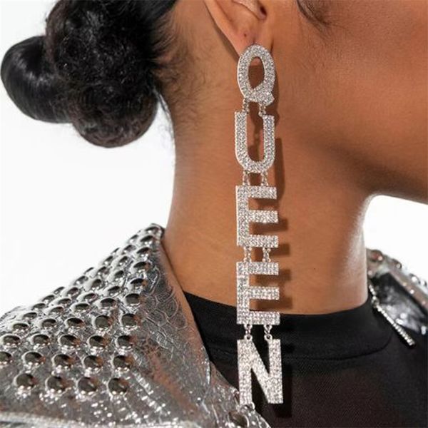 stud exaggerated queen earrings for women fashion long letters pendant earring fashion shiny party costume jewelry 230815, Golden;silver
stud exaggerated queen earrings for women fashion long letters pendant earring fashion shiny party costume jewelry 230815, Golden;silver