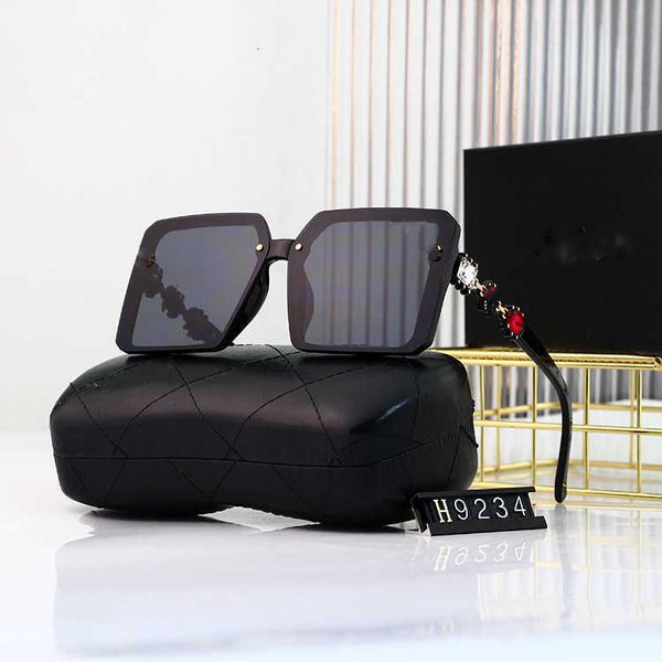 Fashion Designer Cool sunglasses 2022 New Large Box Outdoor Sunshade Sunglasses Women's Versatile Glasses7HUZ
Fashion Designer Cool sunglasses 2022 New Large Box Outdoor Sunshade Sunglasses Women's Versatile Glasses7HUZ