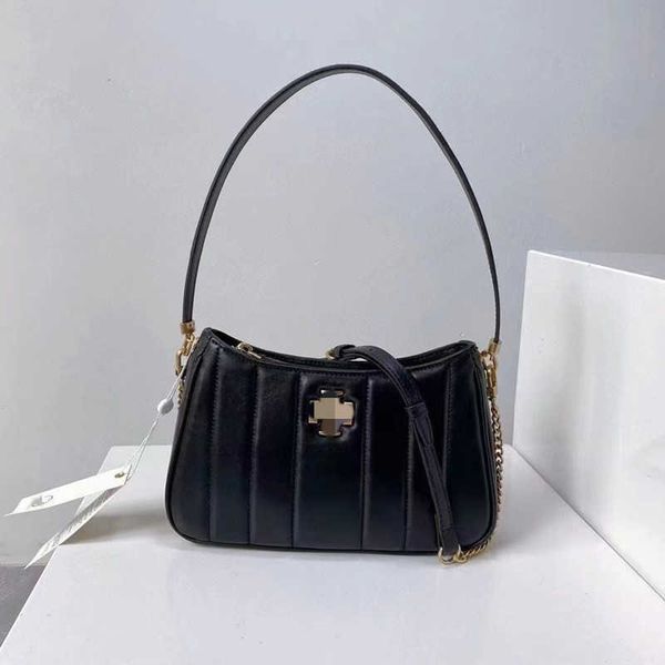 2023 new designer handbag early women's fashionable mini chain underarm single oblique straddle versatile rhombus
2023 new designer handbag early women's fashionable mini chain underarm single oblique straddle versatile rhombus