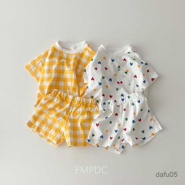 clothing sets 2023 summer baby girls clothes set tees heart print t-shirt plaid shorts 2pcs infant suits casual r230816, White
clothing sets 2023 summer baby girls clothes set tees heart print t-shirt plaid shorts 2pcs infant suits casual r230816, White