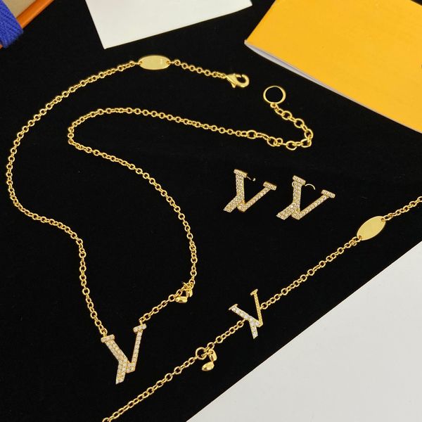 new fashion luxury stud earrings designer for women engagement jewelry gift senior wedding channel earring gold earings, Golden;silver
new fashion luxury stud earrings designer for women engagement jewelry gift senior wedding channel earring gold earings, Golden;silver