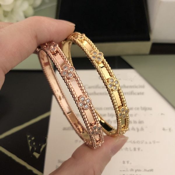 bracelet brand designer clover bangle bracelet for women 18k gold plated full crystal four leaf perlee sweet clover flower cuff valentine pa, Black
bracelet brand designer clover bangle bracelet for women 18k gold plated full crystal four leaf perlee sweet clover flower cuff valentine pa, Black
