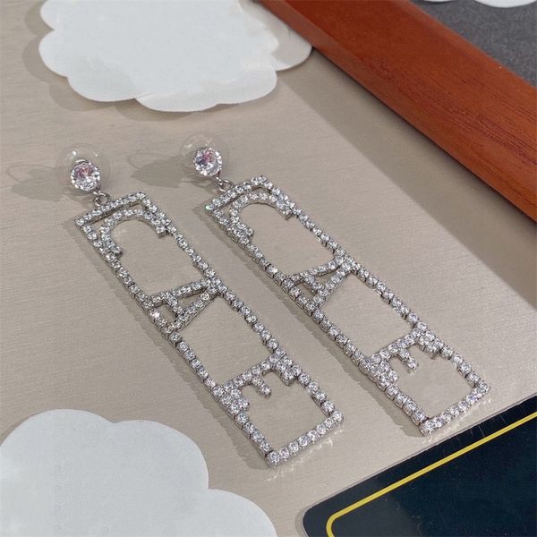 crystal letter studs 18k gold channel plated 925 silver luxury brand designer geometry celebrity round crystal pearl earrings wedding party, Golden;silver
crystal letter studs 18k gold channel plated 925 silver luxury brand designer geometry celebrity round crystal pearl earrings wedding party, Golden;silver