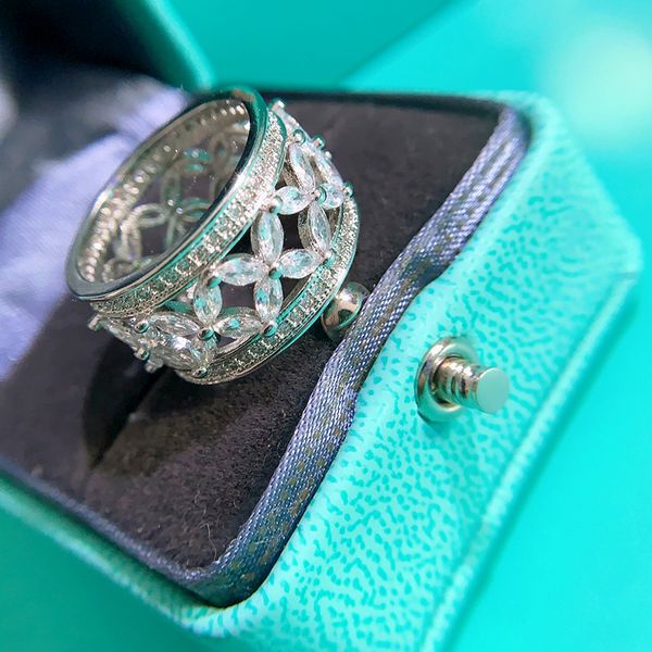 ring designer ring luxury jewelry rings for women alphabet diamond design fashion casual christmas gift jewelry temperament versatile rings, Golden;silver
ring designer ring luxury jewelry rings for women alphabet diamond design fashion casual christmas gift jewelry temperament versatile rings, Golden;silver