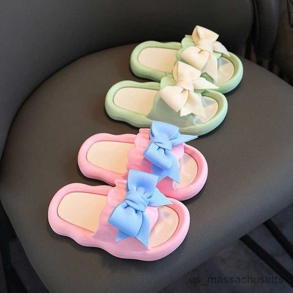 slipper children slippers girls wearing soft soled slippers outside cute slip bathroom slippers contrast color kid slippers r230815, Black;grey
slipper children slippers girls wearing soft soled slippers outside cute slip bathroom slippers contrast color kid slippers r230815, Black;grey