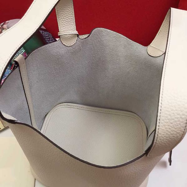 a designer tote bag her mas handbag bagclassic vegetable basket bags picotin lock female genuine leather brand fashion qdlu h28n
a designer tote bag her mas handbag bagclassic vegetable basket bags picotin lock female genuine leather brand fashion qdlu h28n