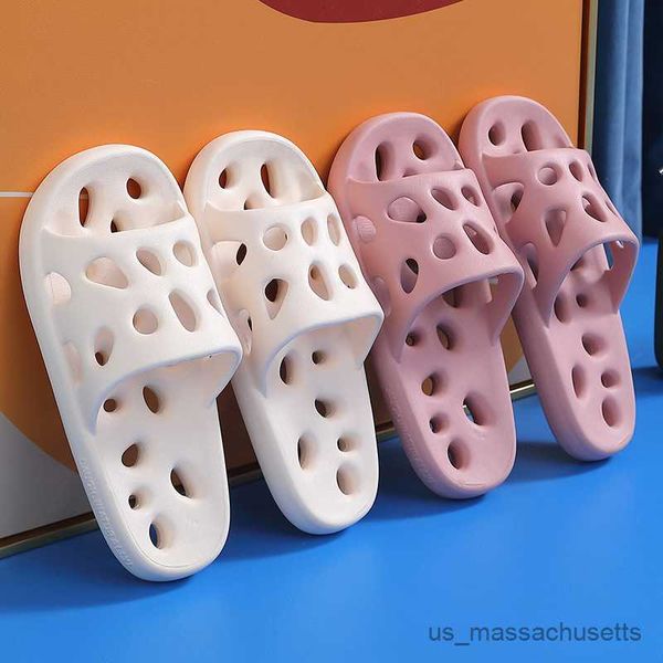 slipper summer leaky slippers for men and women in household bathrooms non-skid and breathable cooling slippers men r230815, Black;grey
slipper summer leaky slippers for men and women in household bathrooms non-skid and breathable cooling slippers men r230815, Black;grey