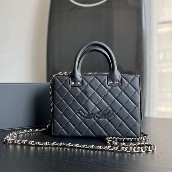 designer makeup bag luxury woman cosmetic bag cowhide chain shoulder crossbody handbag diamond lattice designer box tote bag vintage clutch
designer makeup bag luxury woman cosmetic bag cowhide chain shoulder crossbody handbag diamond lattice designer box tote bag vintage clutch