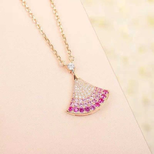 Luxury Bvlgr top jewelry accessories designer woman Tanabata Limited new gradient cherry powder Necklace fan-shaped pendant clavicle chain Valentine's Day gift
Luxury Bvlgr top jewelry accessories designer woman Tanabata Limited new gradient cherry powder Necklace fan-shaped pendant clavicle chain Valentine's Day gift
