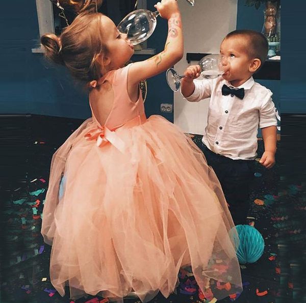 cute 2017 satin tulle ball gown flower girl dresses for weddings heart cut out with sash floor length birthday party gown en1155072, White;blue
cute 2017 satin tulle ball gown flower girl dresses for weddings heart cut out with sash floor length birthday party gown en1155072, White;blue