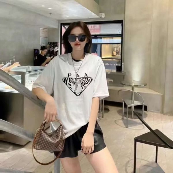 2023 designers mens t shirt clothing black and white womens famous brands tees short sleeve women's casual hip hop streetwear tshirtsga, White;black
2023 designers mens t shirt clothing black and white womens famous brands tees short sleeve women's casual hip hop streetwear tshirtsga, White;black