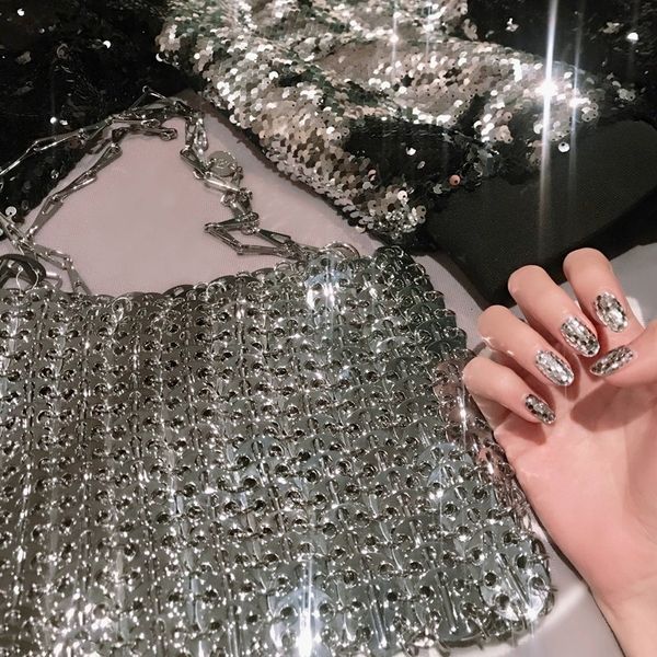 evening bags handbags for women designer luxury silver metal sequins chain woven bag hollow purses and 230814
evening bags handbags for women designer luxury silver metal sequins chain woven bag hollow purses and 230814