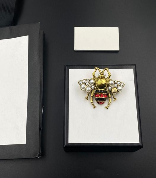 brand designer letters brooch fashion famous g double letter brooches ruby crystal pearl luxury couples individuality rhinestone s9781485, Gray
brand designer letters brooch fashion famous g double letter brooches ruby crystal pearl luxury couples individuality rhinestone s9781485, Gray