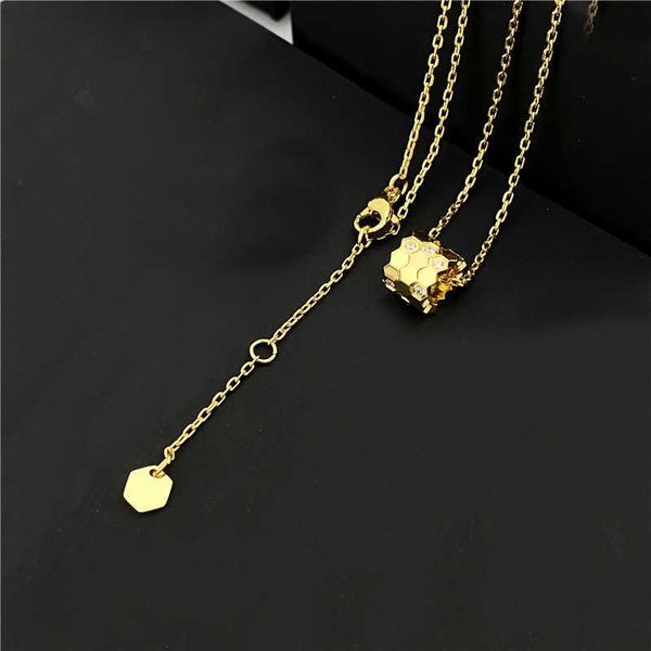 fashion designer chaumet honeycomb necklace female cnc process hexagonal honeycomb pendant 18k rose gold simple necklace the same as home, Black
fashion designer chaumet honeycomb necklace female cnc process hexagonal honeycomb pendant 18k rose gold simple necklace the same as home, Black