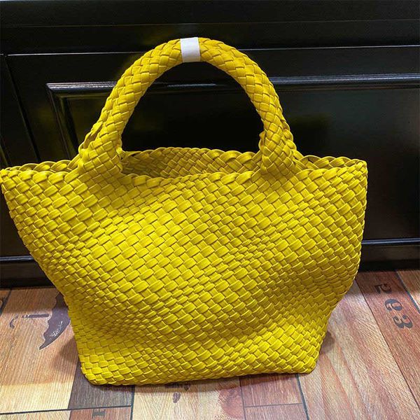 luxurys handbags women b weave designer tote large capacity handle handbags casual soft hobo bags lady shopper 230815
luxurys handbags women b weave designer tote large capacity handle handbags casual soft hobo bags lady shopper 230815
