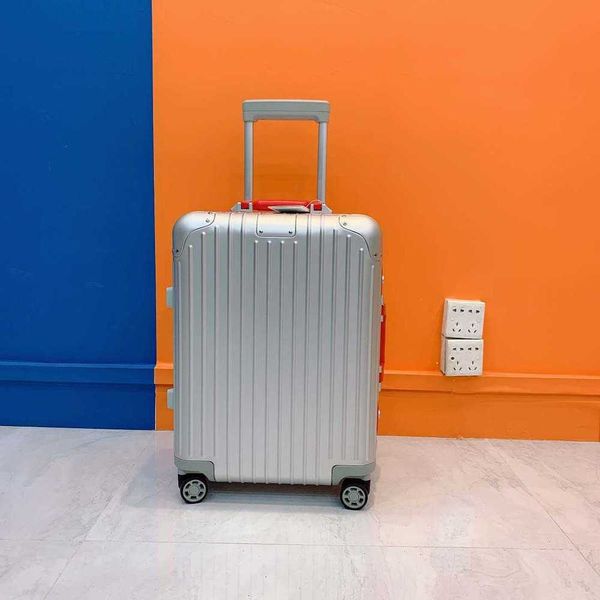 riw aluminum magnesium alloy trolley case 21 inches frame boarding luggage red brown and blue handheld travel password box grande valise shi
riw aluminum magnesium alloy trolley case 21 inches frame boarding luggage red brown and blue handheld travel password box grande valise shi